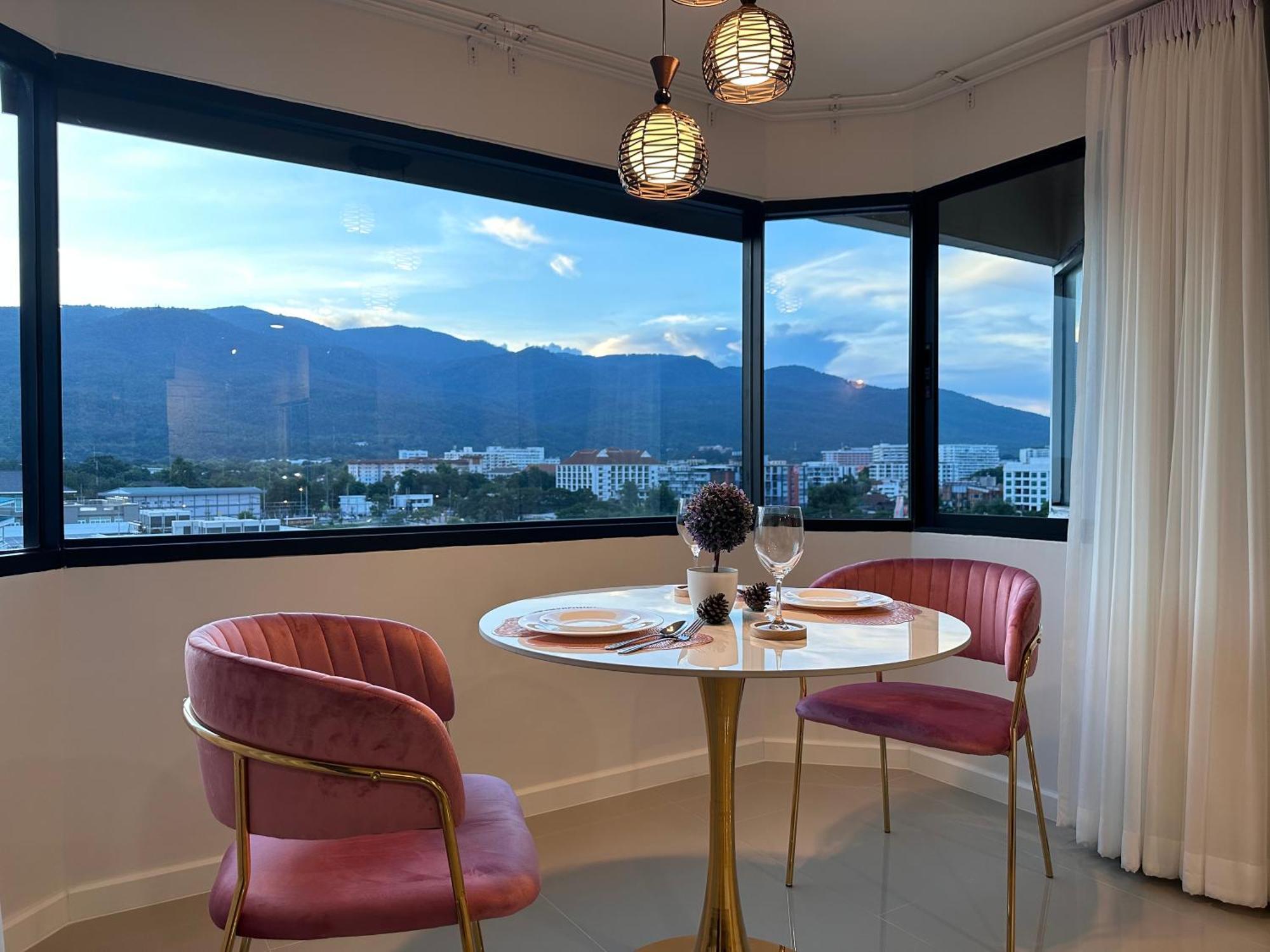 Mountain & City View Panorama At Nimman 치앙마이 외부 사진