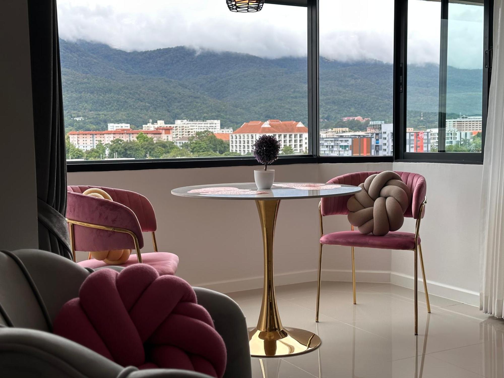 Mountain & City View Panorama At Nimman 치앙마이 외부 사진