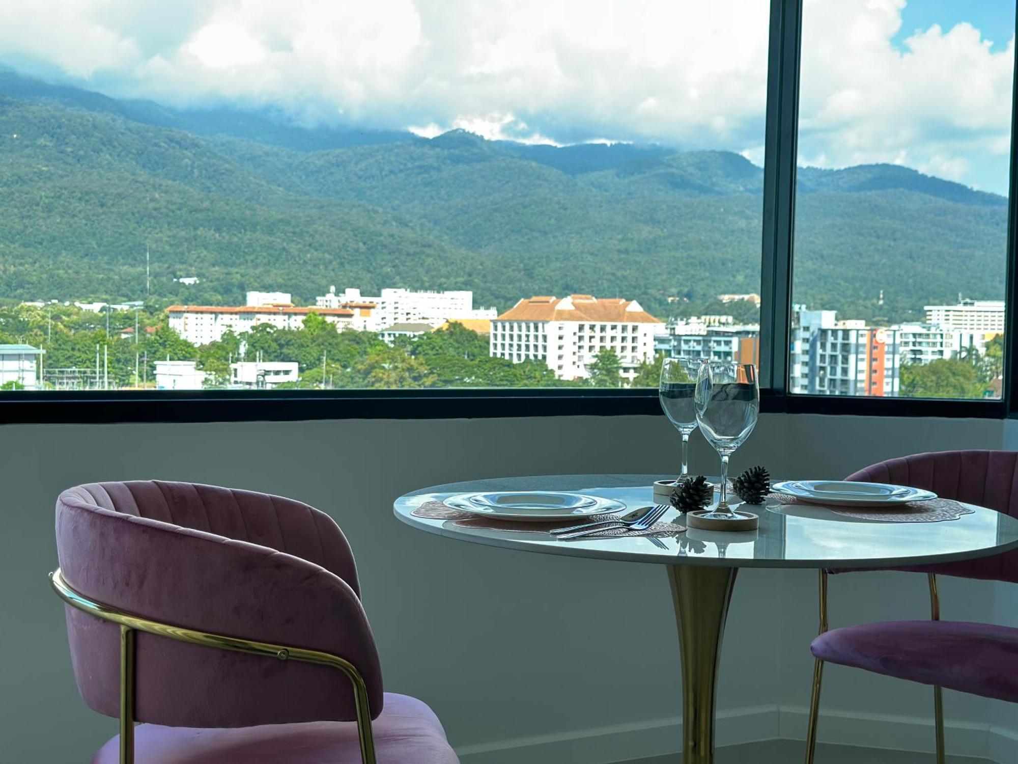 Mountain & City View Panorama At Nimman 치앙마이 외부 사진