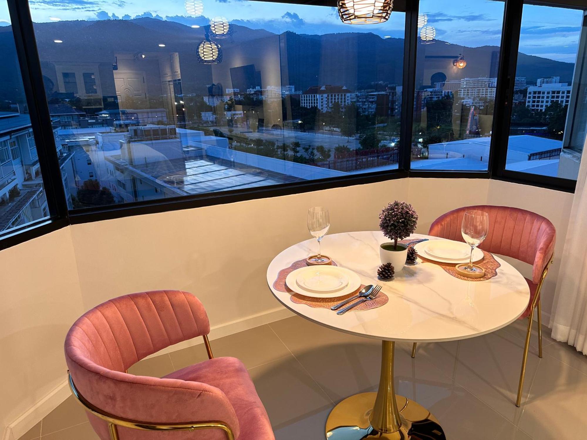 Mountain & City View Panorama At Nimman 치앙마이 외부 사진